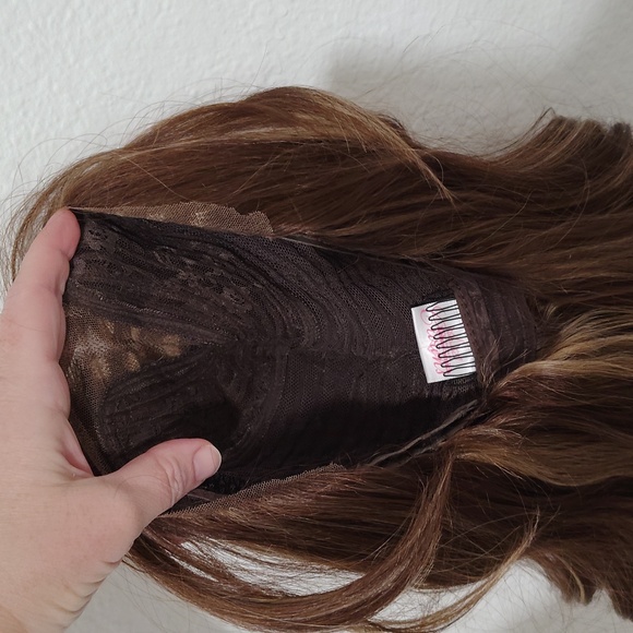 Elegant Brown Wavy Hair Wig - Picture 4 of 5